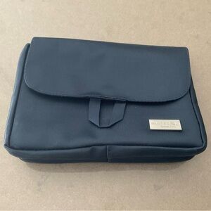 United “Global First” Travel Amenity Bag UNISEX